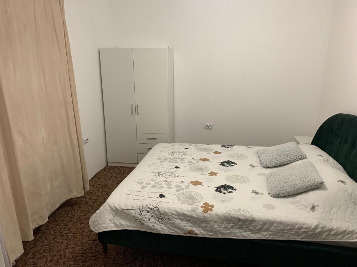 Luxury Accommodation Republicii Brasov Luaran gambar
