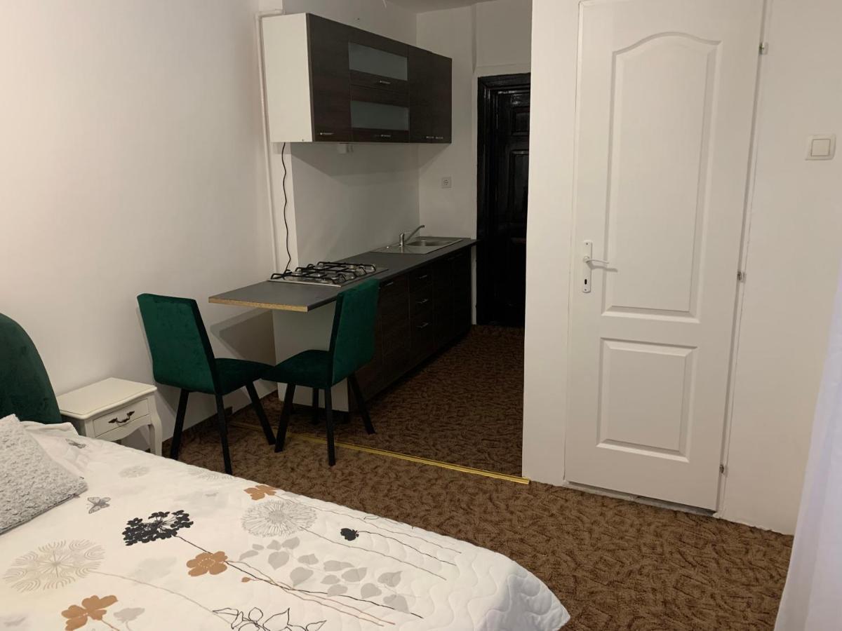 Luxury Accommodation Republicii Brasov Luaran gambar