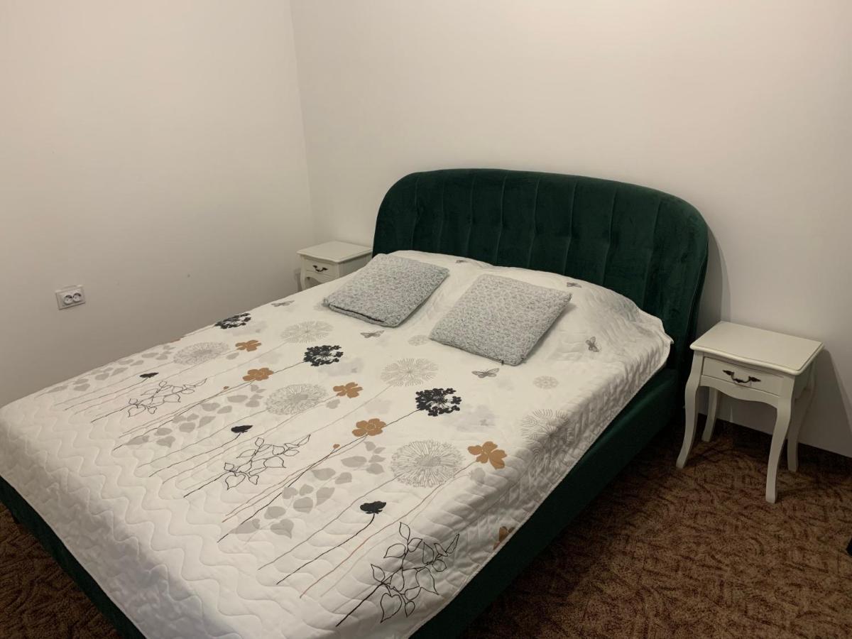 Luxury Accommodation Republicii Brasov Luaran gambar