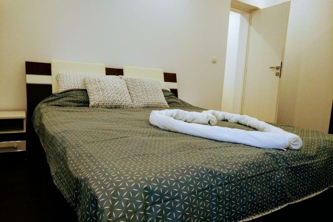 Luxury Accommodation Republicii Brasov Luaran gambar
