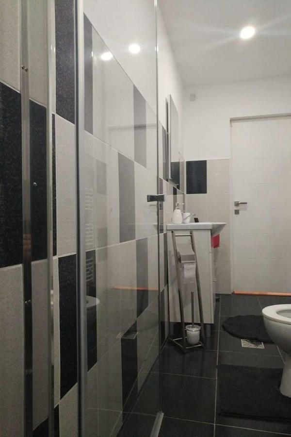 Luxury Accommodation Republicii Brasov Luaran gambar