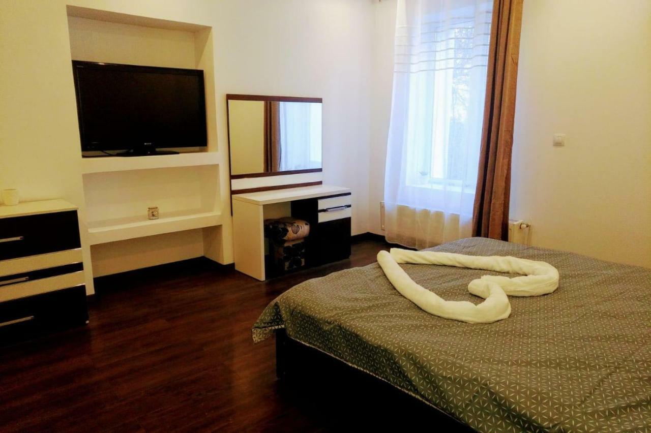 Luxury Accommodation Republicii Brasov Luaran gambar