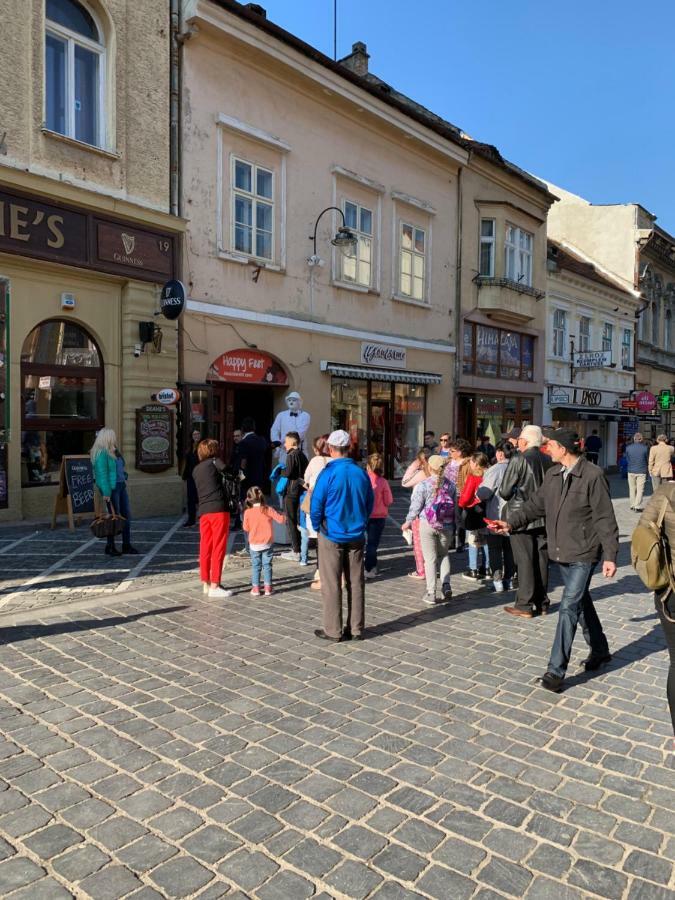 Luxury Accommodation Republicii Brasov Luaran gambar