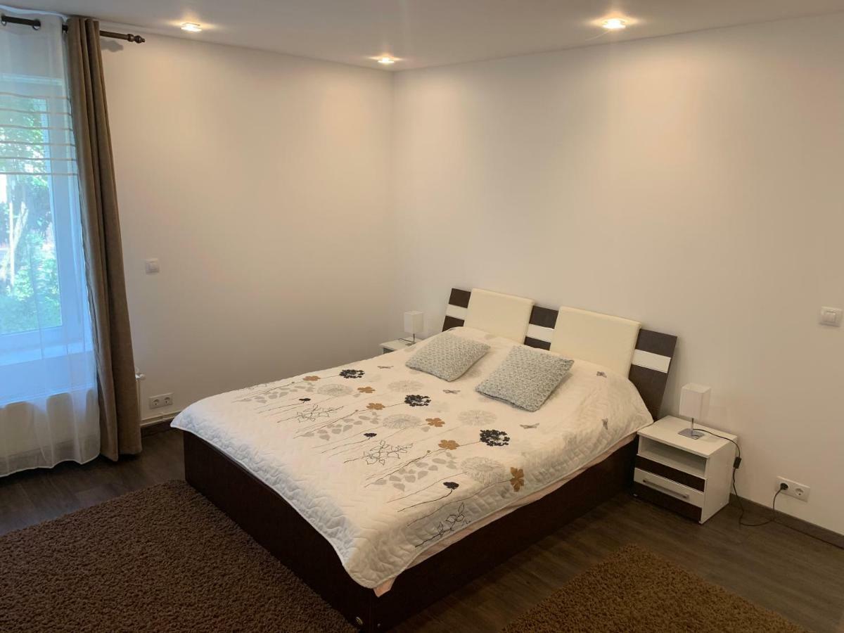 Luxury Accommodation Republicii Brasov Luaran gambar