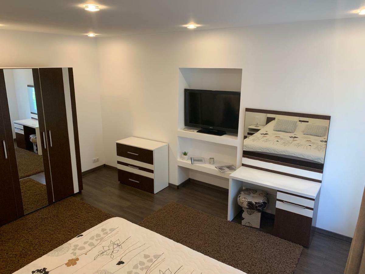 Luxury Accommodation Republicii Brasov Luaran gambar